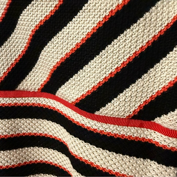 Veronica Beard Black White Knit Mini Skirt with Red Highlights Size 8 - Picture 7 of 10